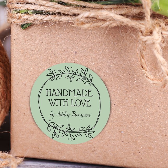 Pegatina Redonda Verde elegante hecho a mano con amor Nombre Verde (Stylish Greenery Handmade With Love Name Green Classic Round Sticker)