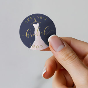 Pegatina Redonda Vestido de bodas de vintage con ducha de novias de