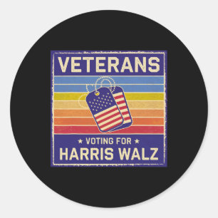 Pegatina Redonda Veteranos votando por Kamala Harris W 2024 Preside
