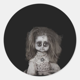 Pegatina Redonda Viejo Creepy Scary Haunted Doll