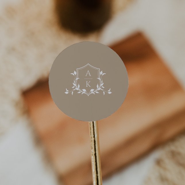 Pegatina Redonda Vinos sin tiempo Monograma Escudo Dusty Beige (Subido por el creador)