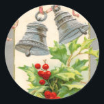 Pegatina Redonda Vintage Christmas Bells y Holly Pegatinas<br><div class="desc">Vintage pegatinas de vacaciones con imágenes clásicas de Navidades. Imágenes de Navidades victorianos cuidadosamente restauradas. ¡Santa,  campanas plateadas,  Holly,  Velas y Nieve! Mucho de nieve. Delicioso para tus tarjetas de vacaciones o incluso para los fiambres. Utilícelos para decorar sus paquetes y bandejas de cookies para los vecinos.</div>