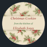 Pegatina Redonda Vintage Christmas, Holly Berries, Personalizado<br><div class="desc">Bonito vintage de Navidad con Holly. Perfecto para sus Navidades Cookies,  Scones,  Fudge,  o cualquier especialidad que sea. Cuídate de tus regalos de vacaciones,  cambia el texto a A: y De: para regalos envueltos. Estilo de letra y colores personalizares a su gusto.</div>