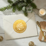 Pegatina Redonda Vintage Christmas New Year Gold Return Address<br><div class="desc">Navidades familia vuelta dirección pegatina con tu nombre y dirección en tipografía elegante con una imagen de bonito a mano de Feliz Navidad y Feliz Año Nuevo con un fondo clásico de oro. Simplemente agrega tu nombre y dirección. Diseñado exclusivamente para usted por Happy Dolphin Studio. Si necesita ayuda o...</div>