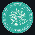 Pegatina Redonda Vintage Christmas New Year Green Return Address<br><div class="desc">Navidades familia vuelta dirección pegatina con tu nombre y dirección en tipografía elegante con una imagen de bonito pintada a mano Feliz Navidad y Feliz Año Nuevo en un fondo verde. Simplemente agrega tu nombre y dirección. Diseñado exclusivamente para usted por Happy Dolphin Studio. Si necesita ayuda o productos coincidentes,...</div>