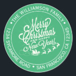 Pegatina Redonda Vintage Christmas New Year Green Return Address<br><div class="desc">Navidades familia vuelta dirección pegatina con tu nombre y dirección en tipografía elegante con una imagen de bonito pintada a mano Feliz Navidad y Feliz Año Nuevo en un brillante fondo verde. Simplemente agrega tu nombre y dirección. Diseñado exclusivamente para usted por Happy Dolphin Studio. Si necesita ayuda o productos...</div>