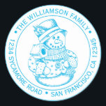 Pegatina Redonda Vintage Christmas SnowMan Blue Ink Return Address<br><div class="desc">Navidades familia vuelta dirección pegatina con tu nombre y dirección en una tipografía elegante de tinta azul con un muñeco de nieve de Navidad pintado a mano en un fondo blanco. Simplemente agrega tu nombre y dirección. Diseñado exclusivamente para usted por Happy Dolphin Studio. Si necesita ayuda o productos coincidentes,...</div>