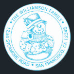 Pegatina Redonda Vintage Christmas SnowMan Blue Ink Return Address<br><div class="desc">Navidades familia vuelta dirección pegatina con tu nombre y dirección en una tipografía elegante de tinta azul con un muñeco de nieve de Navidad pintado a mano en un fondo blanco. Simplemente agrega tu nombre y dirección. Diseñado exclusivamente para usted por Happy Dolphin Studio. Si necesita ayuda o productos coincidentes,...</div>
