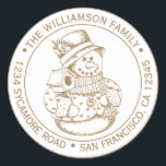 Pegatina Redonda Vintage Christmas SnowMan Gold Ink Return Address<br><div class="desc">Navidades familia vuelta dirección pegatina con tu nombre y dirección en una tipografía elegante con tinta dorada con un muñeco de nieve de la Navidad pintado a mano sobre un fondo blanco. Simplemente agrega tu nombre y dirección. Diseñado exclusivamente para usted por Happy Dolphin Studio. Si necesita ayuda o productos...</div>