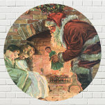 Pegatina Redonda Vintage Christmas, victoriano Santa Claus Children<br><div class="desc">Ilustracion de época Victorian Festividad navideña Feliz Navidad con un alegre Papá Noel entregando juguetes a dos niños durmiendo cerca de la chimenea en la Noche Navidad. La niña está recibiendo una muñeca de juguete. Una corona de hojas huecas está colgada en el manto sobre el fuego.</div>