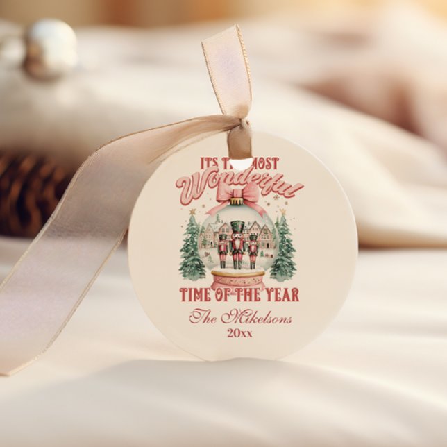 Pegatina Redonda Vintage Pink Nutcracker Wonderland (Subido por el creador)