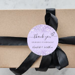 Pegatina Redonda Violet lavender confetti gracias boda<br><div class="desc">Un elegante fondo violeta de color lavanda,  decorado con confeti. Con el texto: Gracias por compartir nuestro día especial,  con un corazón pequeño. Personalice y agregue sus nombres.</div>