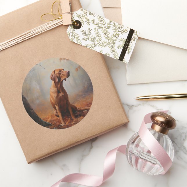 Pegatina Redonda Vizsla en otoño se inspira en las hojas (Regalar)