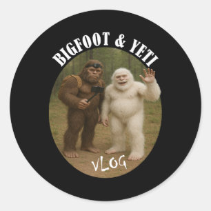 Pegatina Redonda Vlog de Bigfoot y amigo divertido camping senderis