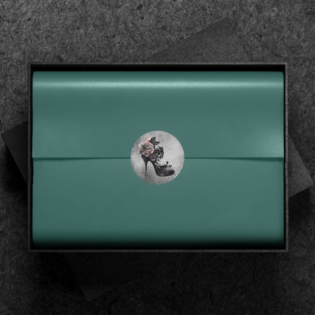 Pegatina Redonda Vogue gótica | Stiletto de moda Rosa Pastel Muerto (Subido por el creador)