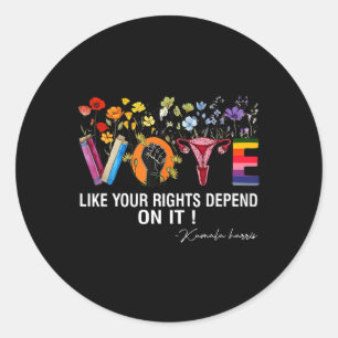 Pegatina Redonda Vota Vals Como Tus Derechos Dependen De Ella Femin