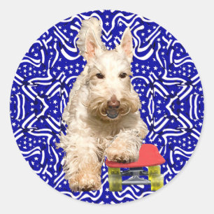 Pegatina Redonda Wheaten Scottie en un patineta