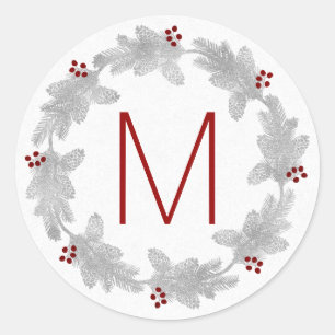 Pegatina Redonda Wreath Monogramada de Plata y Pino Rojo