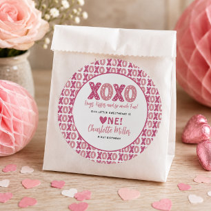Pegatina Redonda XOXO Abrazos y besos El día de San Valentín Primer