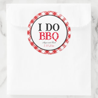 Pegatina Redonda Yo hago BBQ Red Gingham Custom Wedding