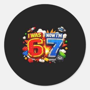 Pegatina Redonda Yo tenía 6 ahora tengo 7 cumpleaños 67 meme ladril