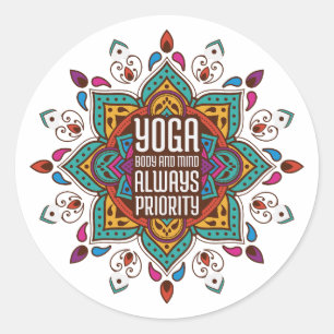 Pegatina Redonda Yoga Cuerpo y Mente Siempre Prioridad Mandala