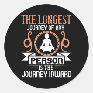 Pegatina Redonda Yoga - El Viaje Más Largo Es El Viaje Al Interior