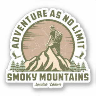Pegatina Senderismo por la montaña del humo retro