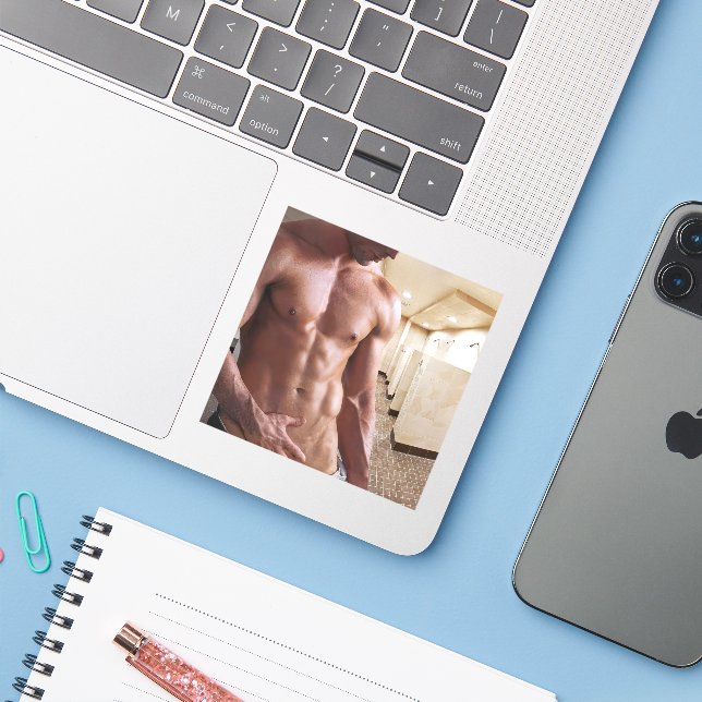 Pegatina SlipperyJoe hombre muscular sin camisa 6pack abs f (Ordenado portátil con iPhone)