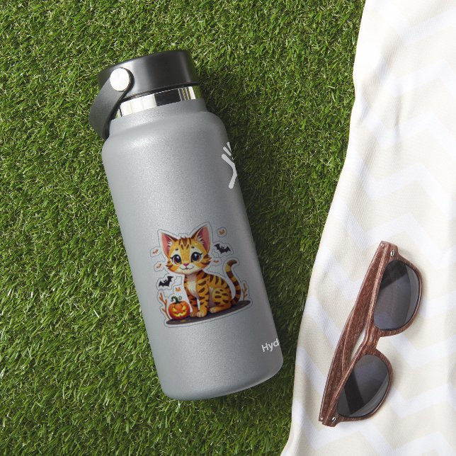 Pegatina Spooky Kawaii Bengal Kitten - Estilo Chibi (HydroFlask Insitu)