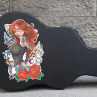 Tattoos de la mujer de Redhead