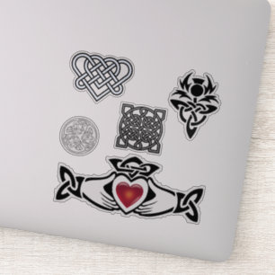 Pegatina Thistle Claddagh Vinyl Cutout