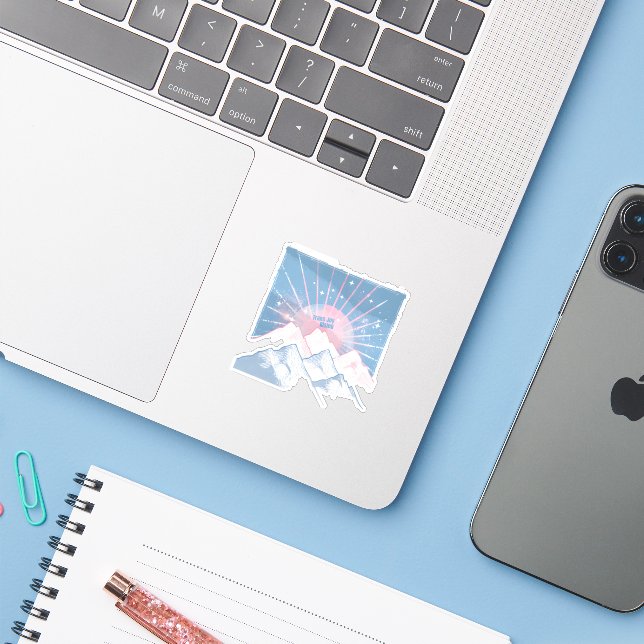 Pegatina Trans Joy Rising – LGBTQ Mountain Camping Pride (Ordenado portátil  con iPhone)