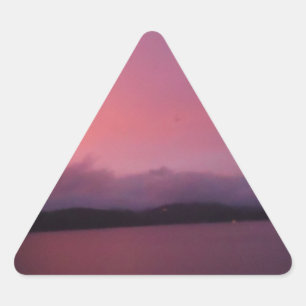 Pegatina Triangular Atardecer morado en el lago Arrowhead