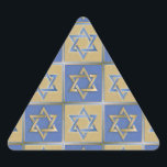 Pegatina Triangular Estrella Judaica De David Metalizado Gold Blue<br><div class="desc">Está viendo la colección de diseño de Lee Hiller. Coleccionista,  ropa,  regalos y objetos de colección Lee Hiller Photography o colección de arte digital. Puedes ver su fotografía de la naturaleza en http://HikeOurPlanet.com/ y seguir su blog de senderismo dentro del Parque Nacional de Hot Springs.</div>