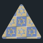 Pegatina Triangular Estrella Judaica De David Metalizado Gold Blue<br><div class="desc">Está viendo la colección de diseño de Lee Hiller. Coleccionista,  ropa,  regalos y objetos de colección Lee Hiller Photography o colección de arte digital. Puedes ver su fotografía de la naturaleza en http://HikeOurPlanet.com/ y seguir su blog de senderismo dentro del Parque Nacional de Hot Springs.</div>