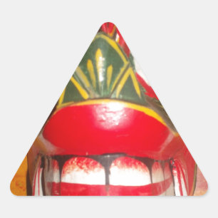 Pegatina Triangular Hermoso arte tradicional cingalés de máscara de fu