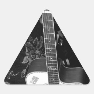 Pegatina Triangular Hermoso y encantador genio africano de guitarra a