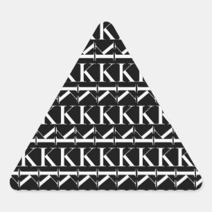 Pegatina Triangular La letra inicial K del monograma, elige color de