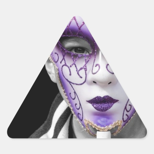 Pegatina Triangular Niño con máscara de cerámica púrpura (Anverso)