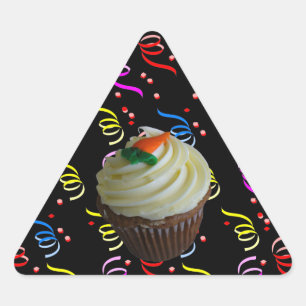 Pegatina Triangular Pastel de tarta de zanahoria con confetti