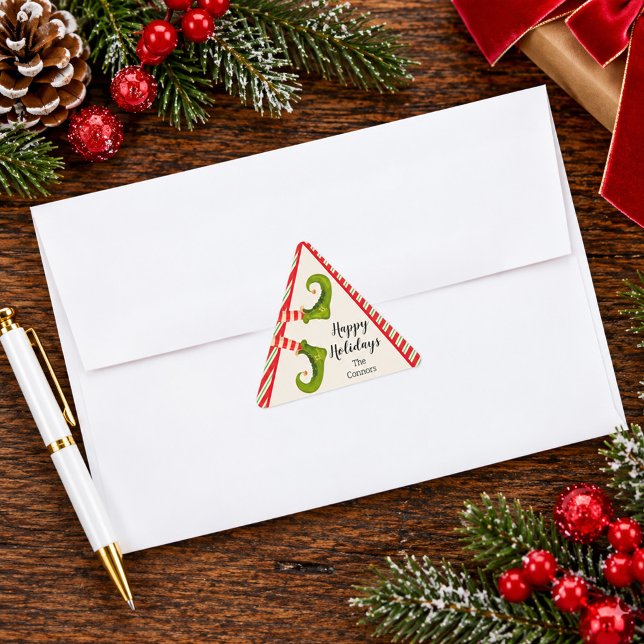 Pegatina Triangular Piernas de duende de Navidad alegre (Merry Christmas elf legs and stripes small triangle-shaped envelope seals, order by sheets or rolls)