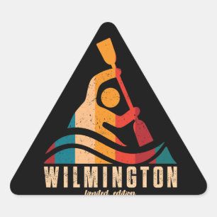 Pegatina Triangular Retro Wilmington Kayaking