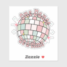 Una Baile A La Vez, Una Pelota De Disco Rosa, Sobr