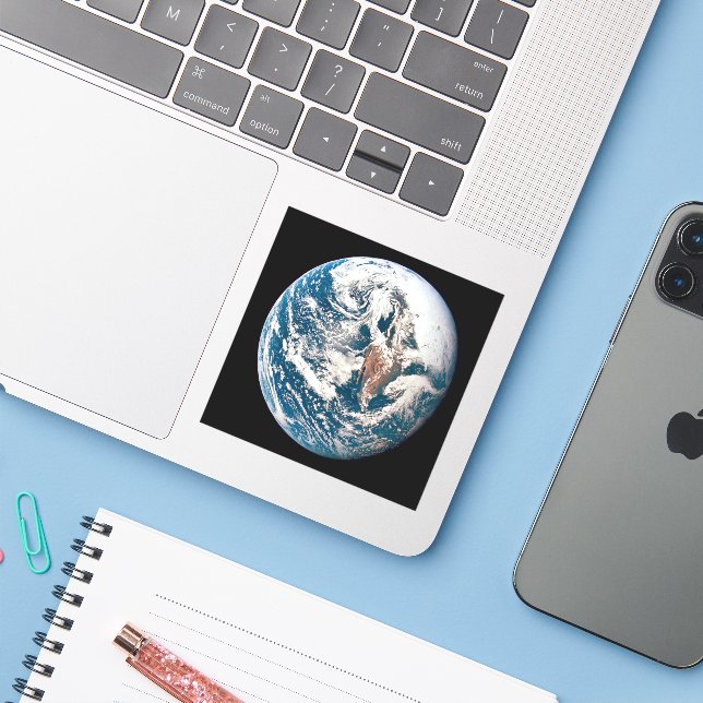 Pegatina Una Tierra Tomada De La nave Apolo 10. (Ordenado portátil con iPhone)