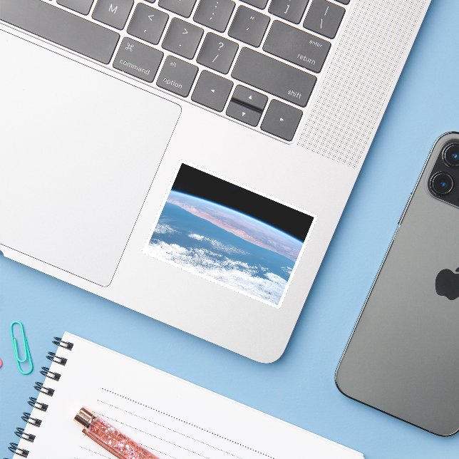 Pegatina Vista A Través De La Costa Suroeste De África. (Ordenado portátil con iPhone)