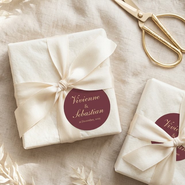 Pegatinas de boda con letra dorada y burdeos elega (Elegant Burgundy Gold Script Wedding Stickers)