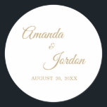 Pegatinas de caligrafía simple de oro<br><div class="desc">Este sencillo pegatina de caligrafía dorada aporta un elegante toque lujoso pero moderno tanto a un boda minimalista como más tradicional o formal, así como a los correos y favores de eventos. La caligrafía casual permite un ambiente antiguo, mientras que el elegante diseño neutro se puede combinar con cualquier aspecto...</div>