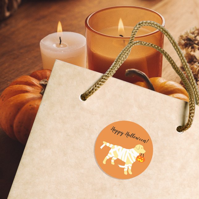 Pegatinas de la momia de Labrador amarillo de Hall (Halloween Yellow Labrador Mummy Stickers for Labrador Owners.  Funny Dog Design.  Personalized.)