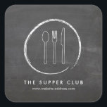 PEGATINAS DE LOGO DE FORK SPOON KNIFE CHALKBOARD<br><div class="desc">Coordina con la plantilla de tarjeta de visita de reserva de pantalla de CHALKBOARD para el restaurante. Identidad rústica y actual para su negocio alimentario. Dibujo de almejas de cuchara, tenedor y cuchillo sentados centrados en un círculo dibujado a mano sobre el fondo de la pizarra. Perfecto para chefs personales,...</div>
